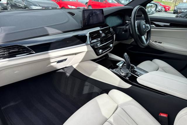 2019 BMW 5 Series 2.0 520d M Sport 4dr Auto