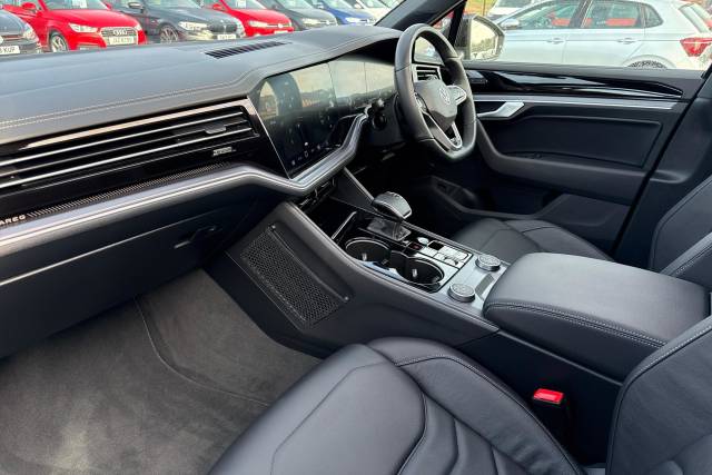 2024 Volkswagen Touareg 3.0 V6 TDI 4Motion 286 Black Edition 5dr Tip Auto