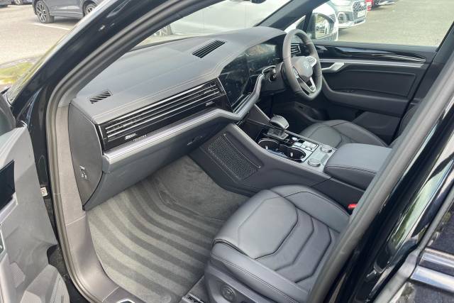 2025 Volkswagen Touareg 3.0 V6 TDI 4Motion 286 Black Edition 5dr Tip Auto