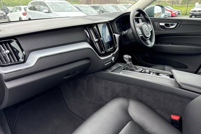 2020 Volvo XC60 2.0 D4 Momentum 5dr Geartronic