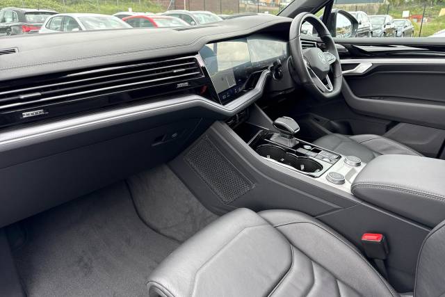 2022 Volkswagen Touareg 3.0 V6 TDI 4Motion Black Edition 5dr Tip Auto