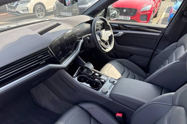 2025 Volkswagen Touareg 3.0 V6 TDI 4Motion 286 Black Edition 5dr Tip Auto