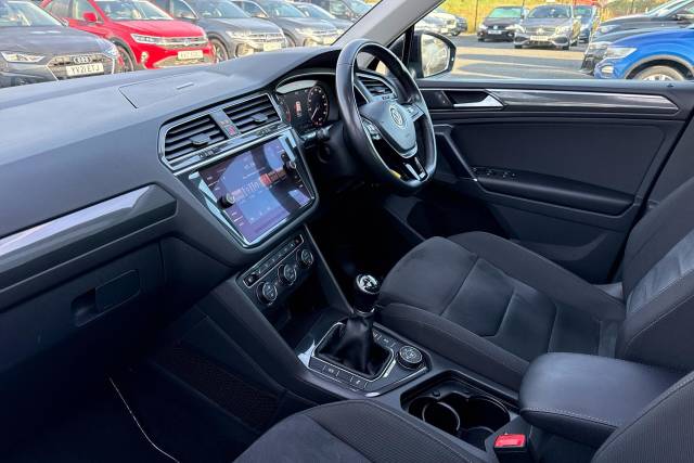2018 Volkswagen Tiguan 2.0 TDi 150 4Motion SEL 5dr