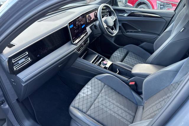 2025 Volkswagen Tiguan 2.0 TDI R-Line 5dr DSG