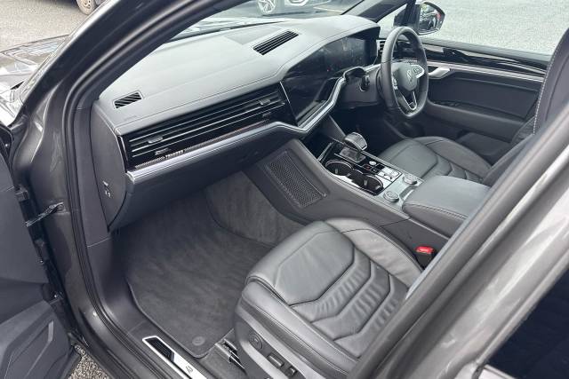 2025 Volkswagen Touareg 3.0 V6 TDI 4Motion 286 Black Edition 5dr Tip Auto