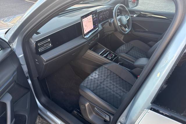 2025 Volkswagen Tiguan 2.0 TDI R-Line 5dr DSG