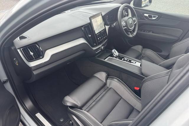 2025 Volvo XC60 2.0 B5 MHEV Plus Black Edition SUV 5dr Petrol Hybrid Auto AWD Euro 6 (s/s) (250 ps)